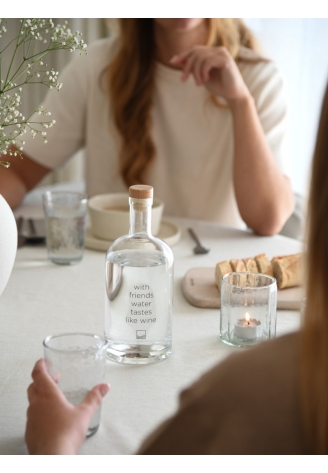 Leeff 18768 Wasserflasche Wendy – Mit Freunden schmeckt Wasser wie Wein Transparent