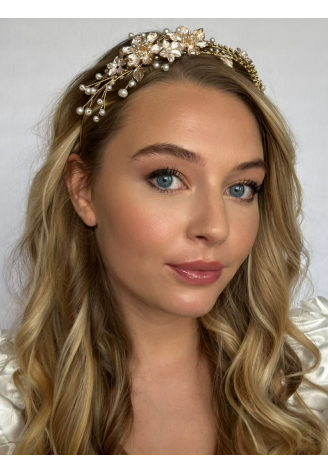 Sally Jane Hestia Tiara Rosa ()