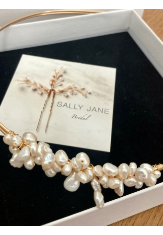 Sally Jane Bridal Sabrina Haarstreng Gold