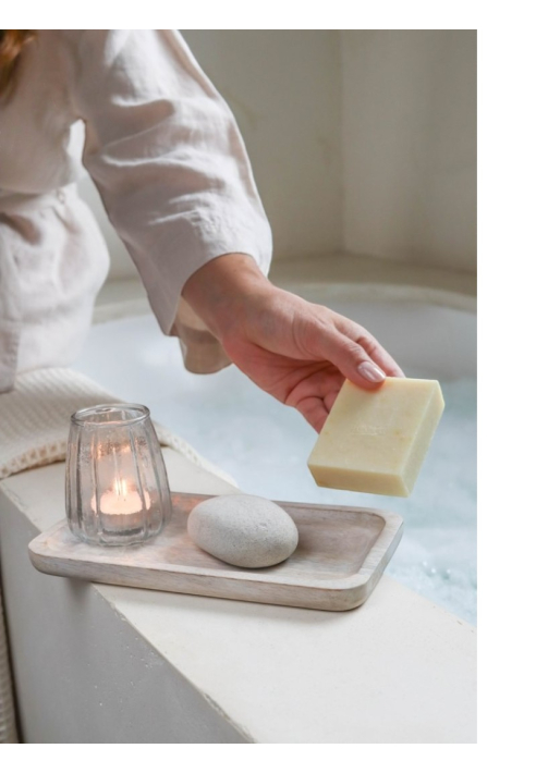 Leeff Gurkenseife mit Steinpeeling Für dich ()