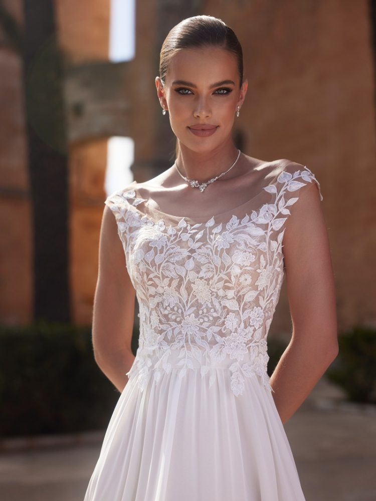 Bianco evento E479 Top main product photo